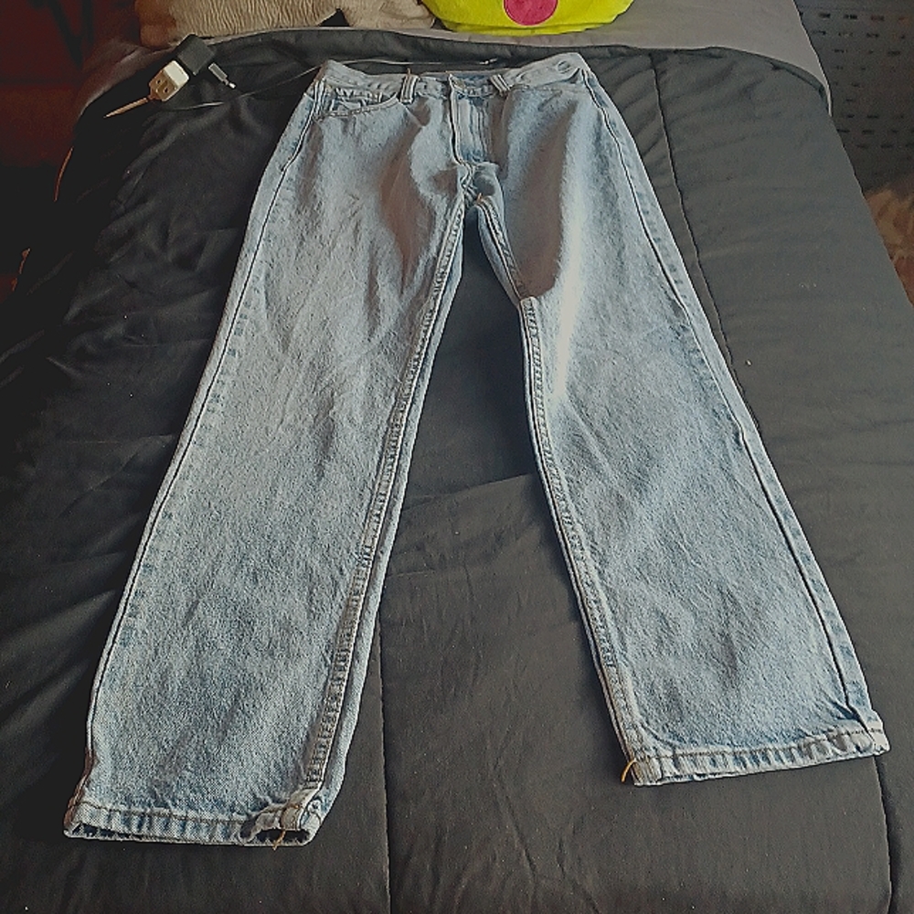 I'm selling jeans that are 7dollors